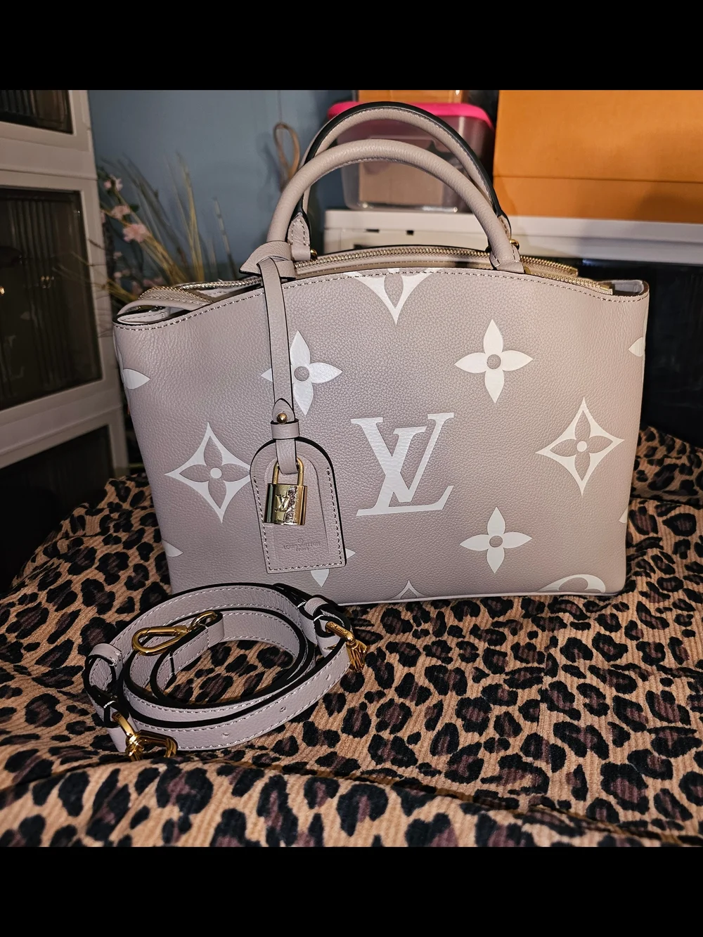 LV Grand Palasis Petite See All Pics
